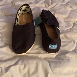 Black Toms in women’s